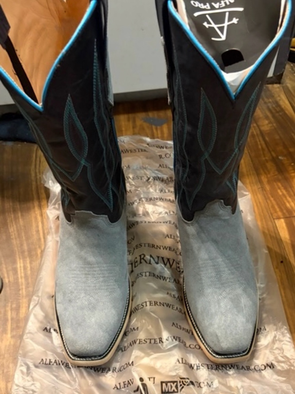Alfa Pro Men’s two-Tone Gray & Black Western Boots